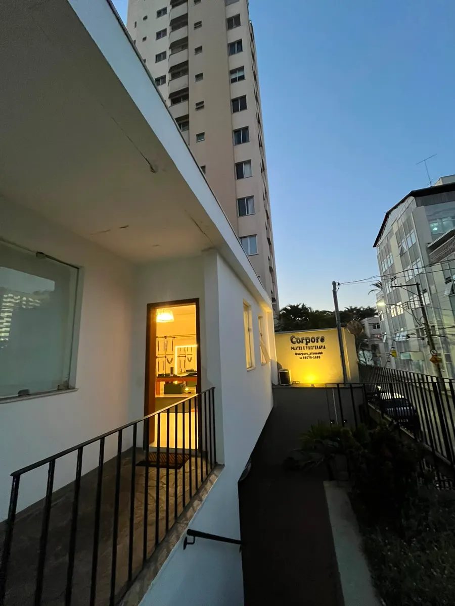 Fachada do estúdio Corpore Pilates, em Cidade Jardim, Belo Horizonte